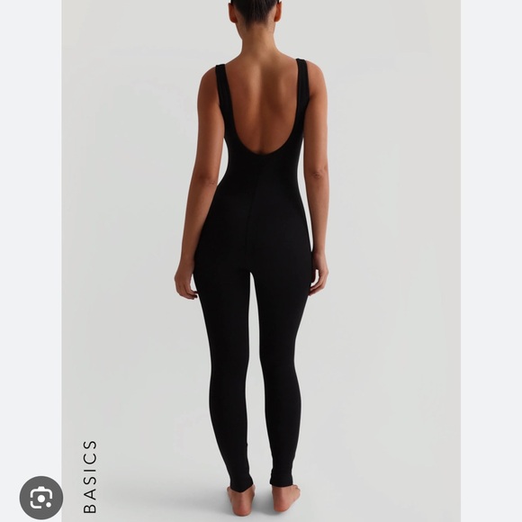 MY OUTFIT ONLINE Deep Scoop Open Back Jumpsuit - Picture 2 of 4